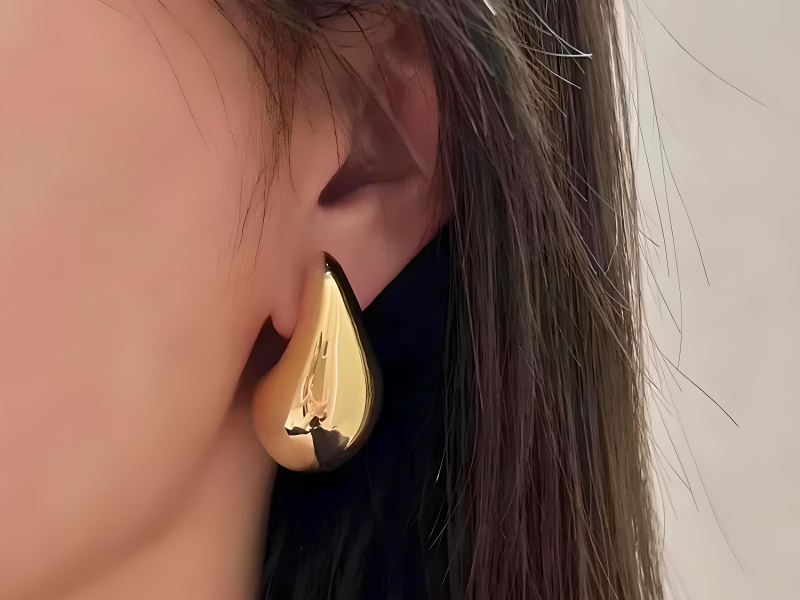 Larger Gold Chunky teardrop earring